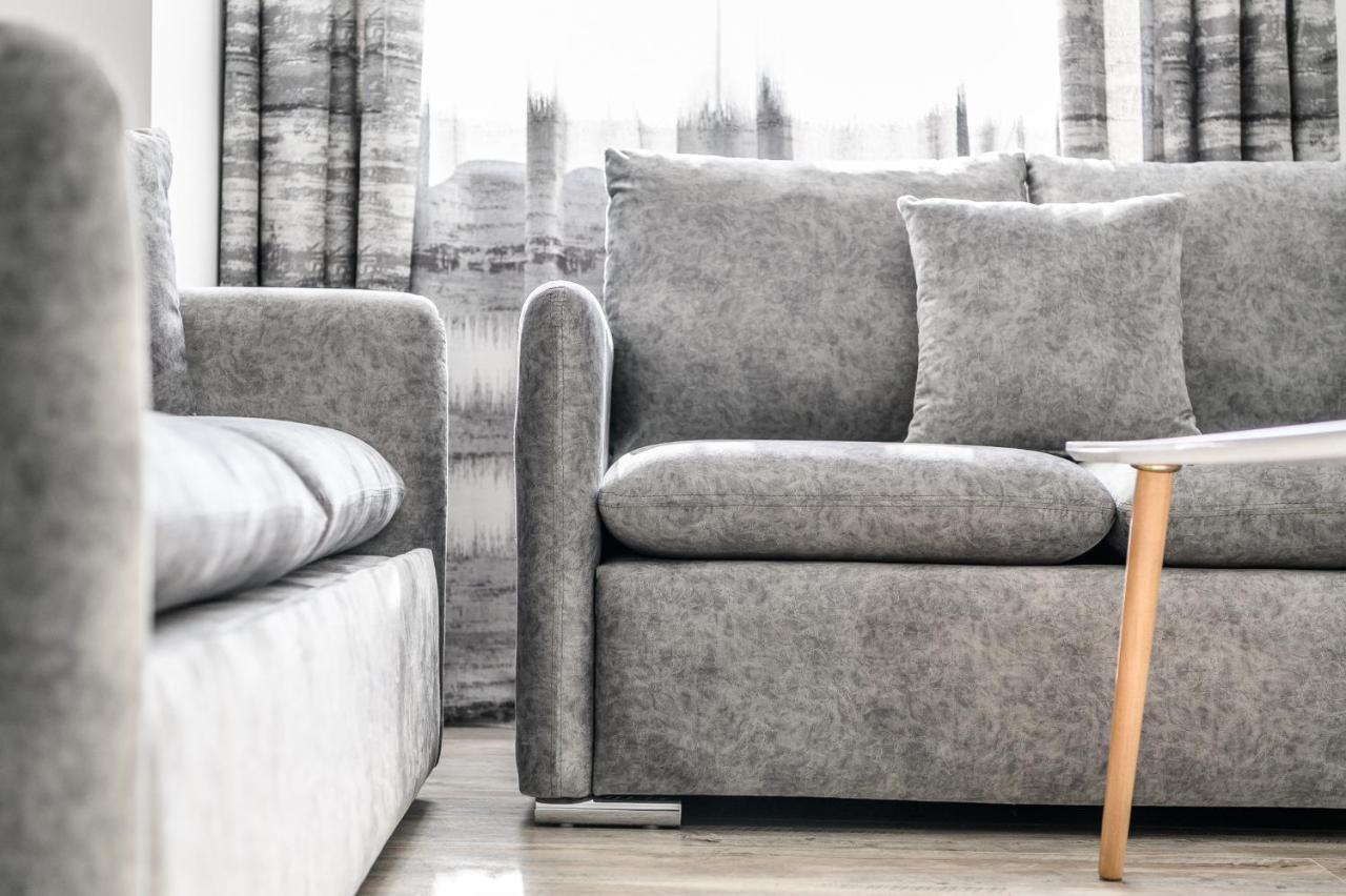 Miku Apartment-modernly Designed Downtown * Tirana