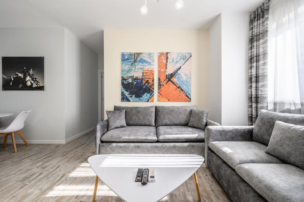 Miku Apartment-modernly Designed Downtown * Tirana