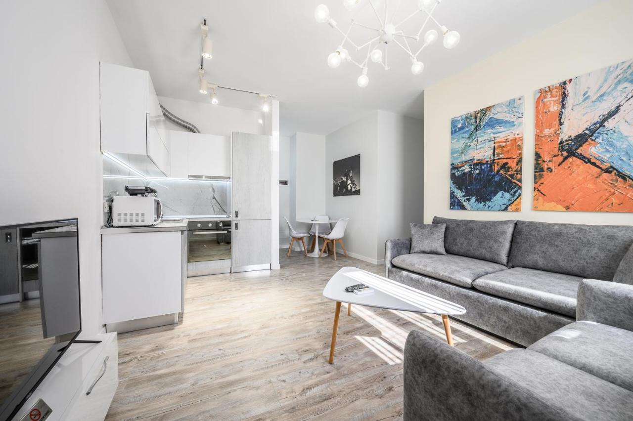 Miku Apartment-modernly Designed Downtown Тирана