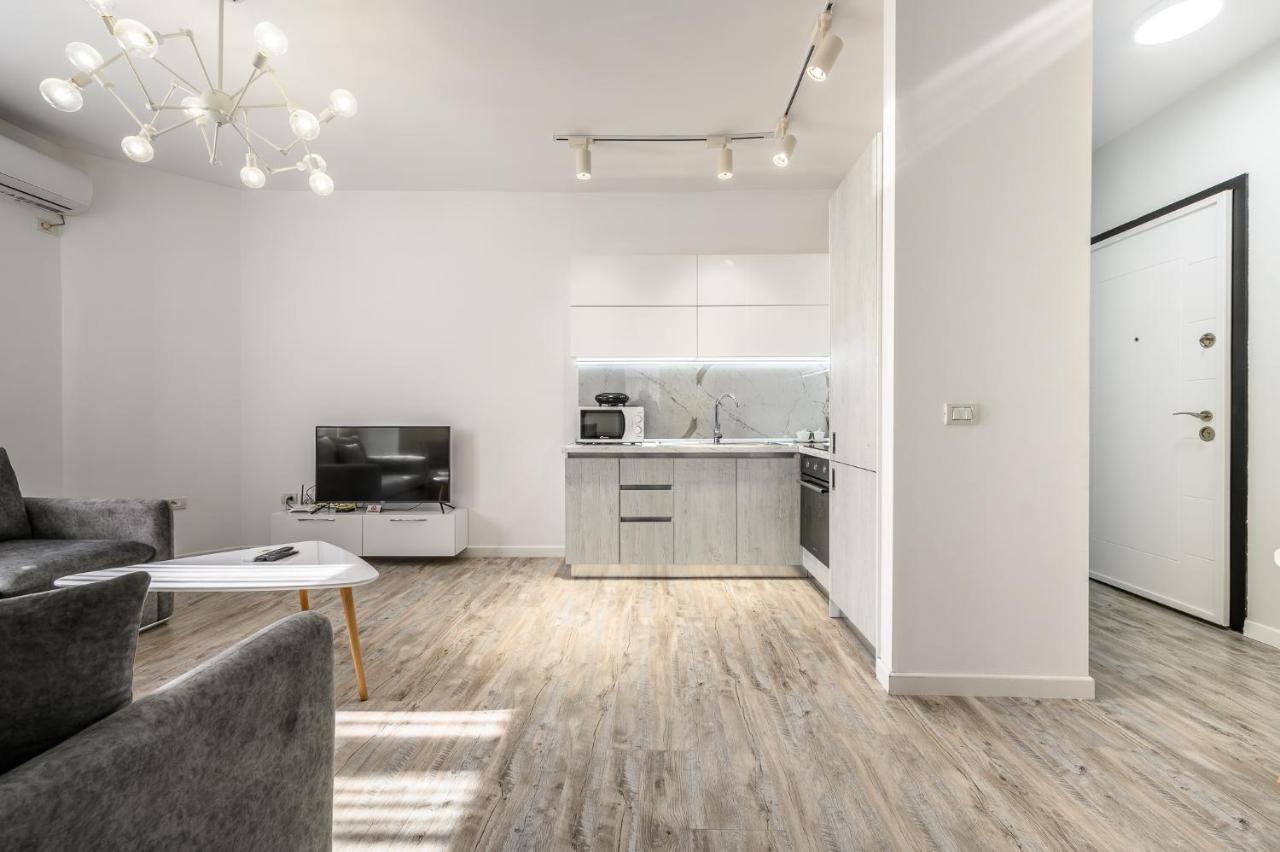 Апартаменты Miku Apartment-modernly Designed Downtown *